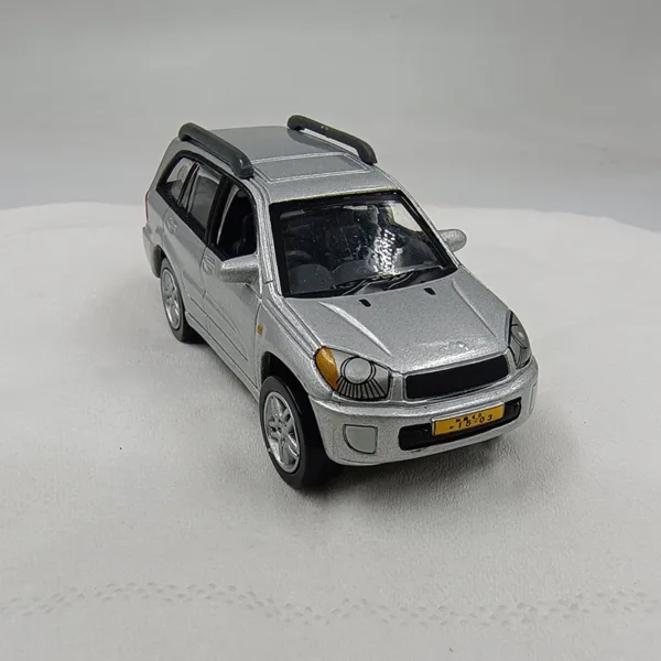 1:64 Scale Silver RAV4 Diecast Model Car - Image 4