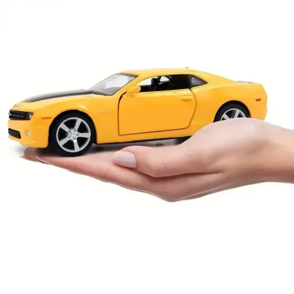 1:36 Chevrolet Camaro Diecast Toy Car Model - Image 5