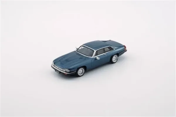 1:64 Scale Jaguar XJS 1984 Diecast Model - Image 7