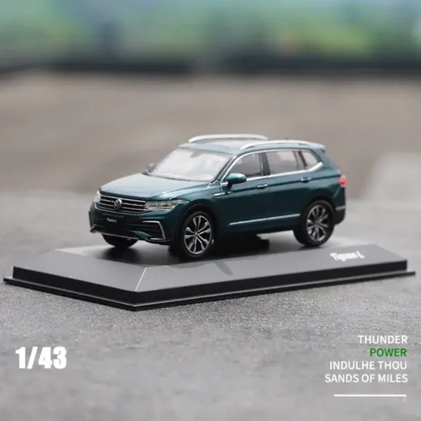 TIGUAN L 2022 Diecast Model Car 1:43 Scale