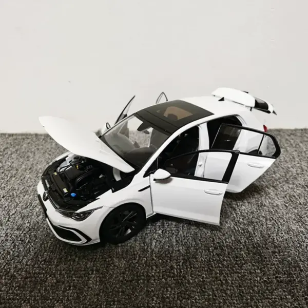 1:18 Scale Golf R-Line Diecast Car Model - Image 2