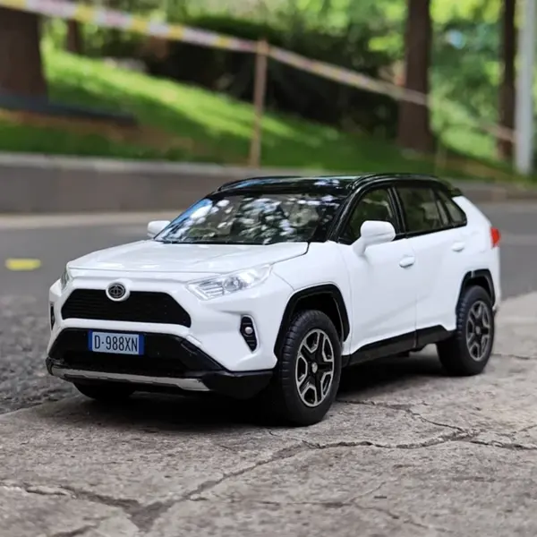 1:32 Scale RAV4 SUV Diecast Metal Model