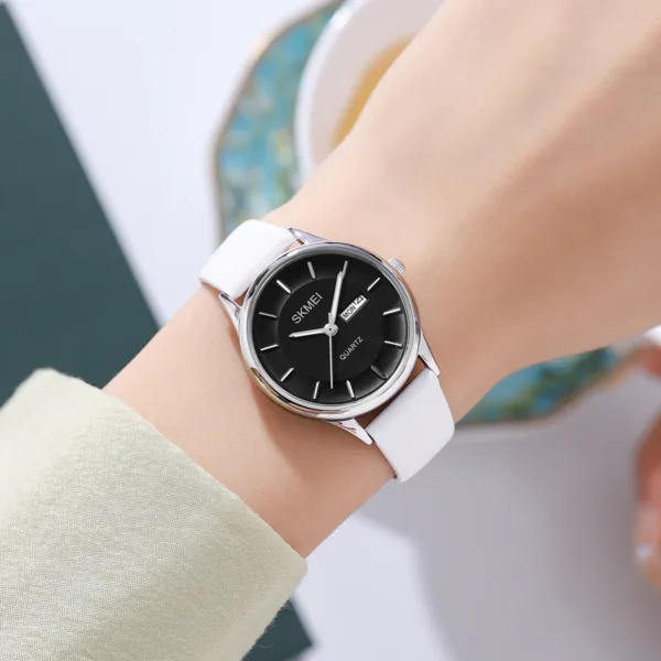 Elegant Women's Leather Strap Quartz Watch - Image 3