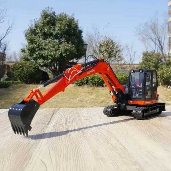 1:24 Scale Kubota KX080-4 Excavator Model - Image 4