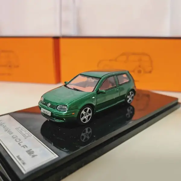 1:64 Scale Volkswagen Golf MK4 Diecast Model