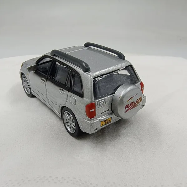 1:64 Scale Silver RAV4 Diecast Model Car - Image 6