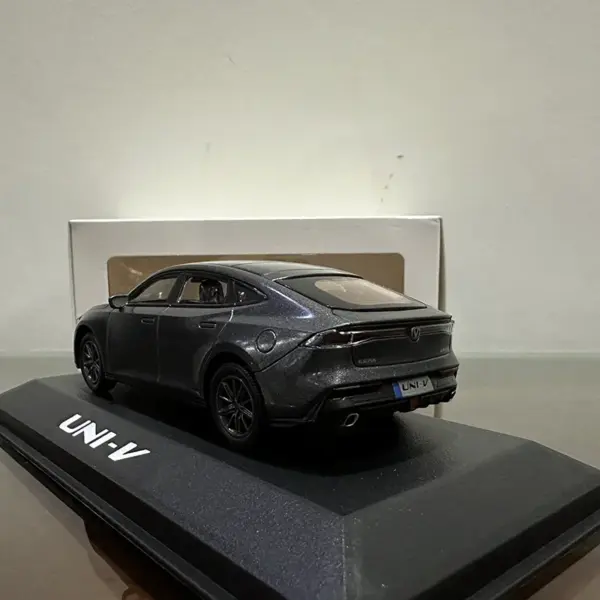 1:43 Scale Changan Uni-v Plastic Car Model - Image 4