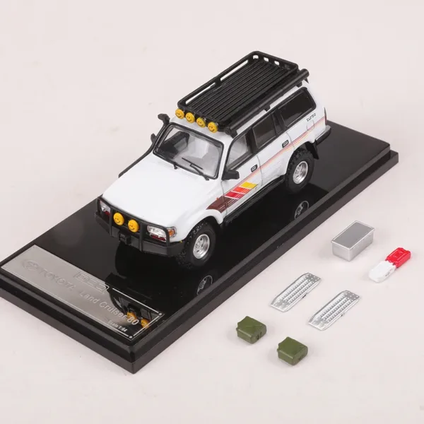 1:64 Toyota Land Cruiser LC80 Diecast Model Car - Image 6