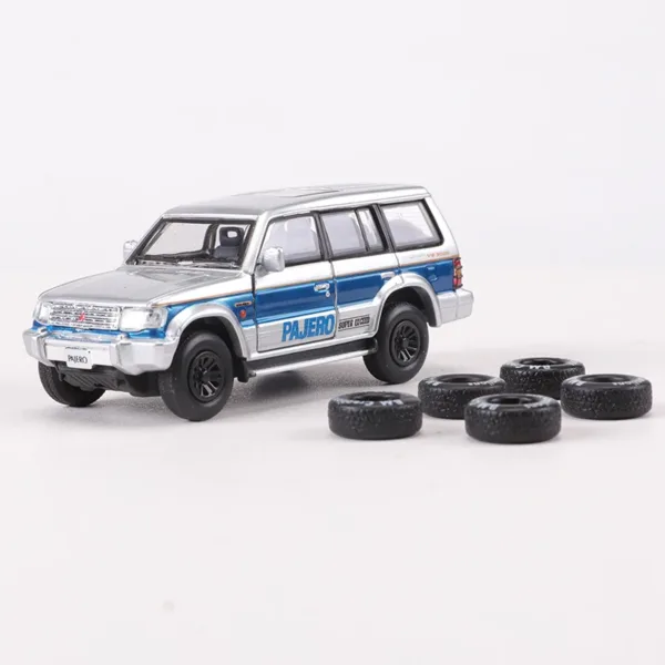 Diecast 1:64 Metal Pajero Super Exceed Model - Image 6