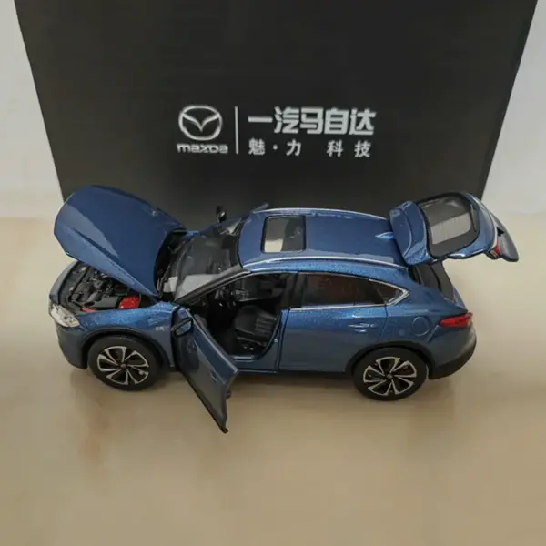 1:32 Scale Diecast Mazda CX-4 Model Car - Image 3