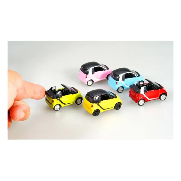 1:64 Scale Alloy Car Model Random Colors - Image 2