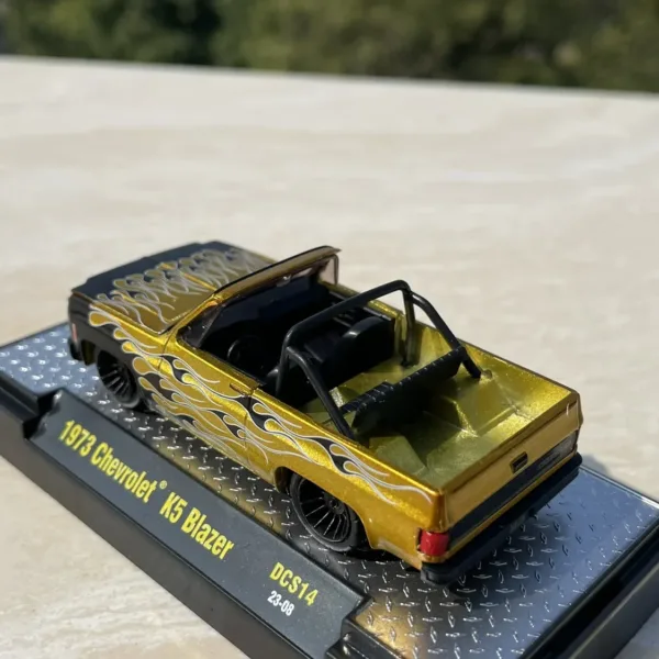 1973 Chevrolet K5 Blazer 1/64 Die-Cast Model - Image 5