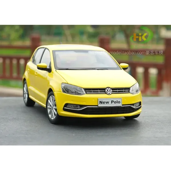 1:18 Scale Alloy Shanghai New Polo Model Car - Image 4