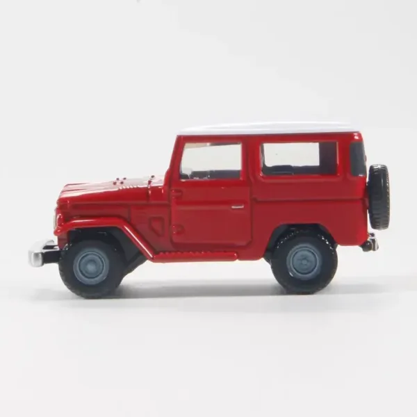 Toyota Land Cruiser Diecast Model Toy Car - Image 3