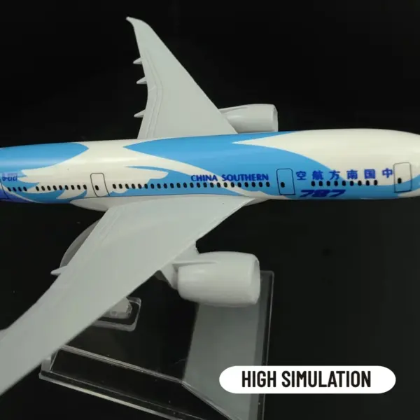 China Southern Airlines B787 Diecast Model 1:400 - Image 4