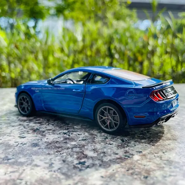 1:32 Ford Mustang GT Diecast Car Model - Image 4