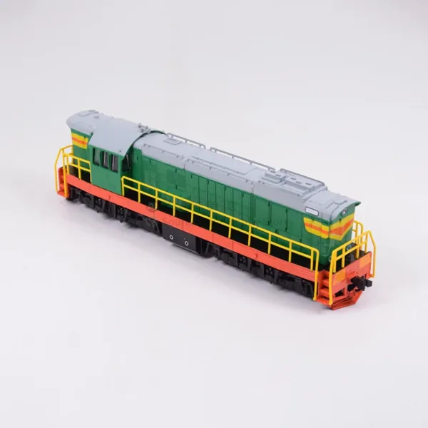 Soviet Union CHME3 Diesel Locomotive Model 1/87 - Image 4