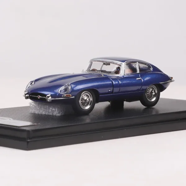 1961 Jaguar E-TYPE 1:64 Diecast Model Car - Image 16