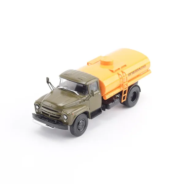 Diecast Model ZIL-130 Fuel Delivery Truck 1:43 - Image 3