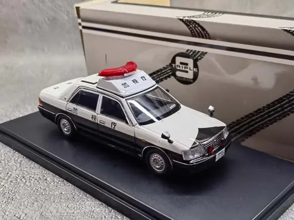 Japanese Police Car Alloy Model 1:43 Scale - Image 5