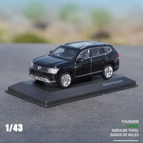 1:43 Teramont Diecast Alloy SUV Model - Image 6