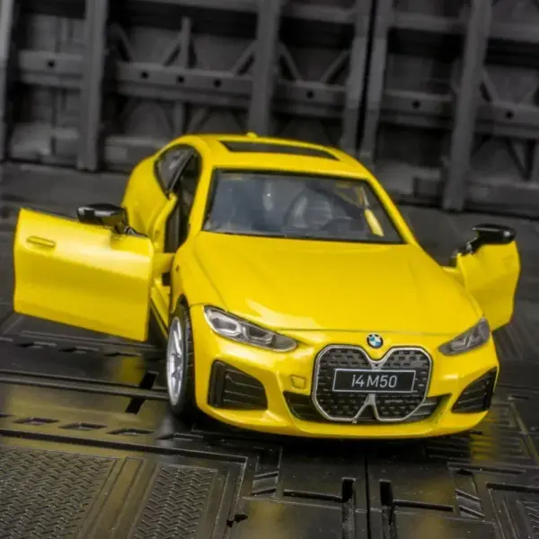 1:34 BMW i4 M50 Diecast Car Model - Image 4