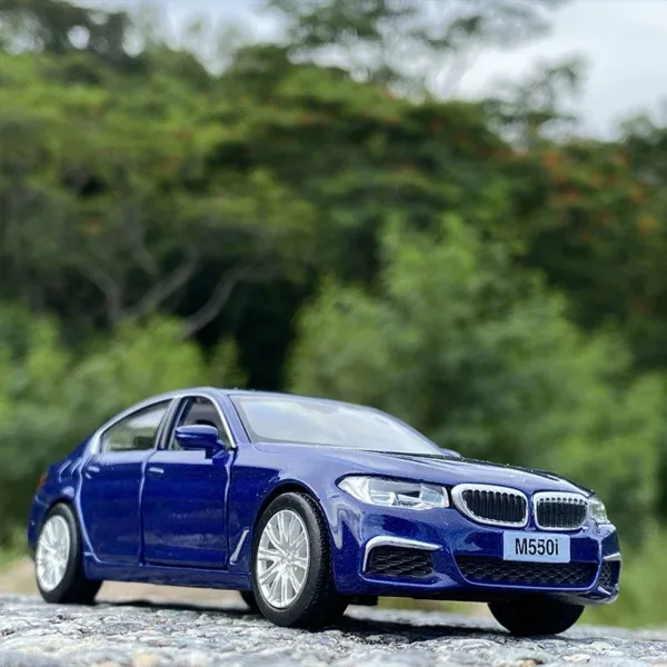 1:36 BMW M5 M550i Diecast Metal Car Model - Image 2