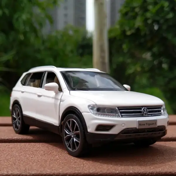 1:32 Tiguan SUV Alloy Diecast Car Model - Image 7