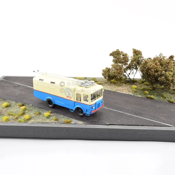 1:43 TG-3 Freight Trolleybus Model Car - Image 2