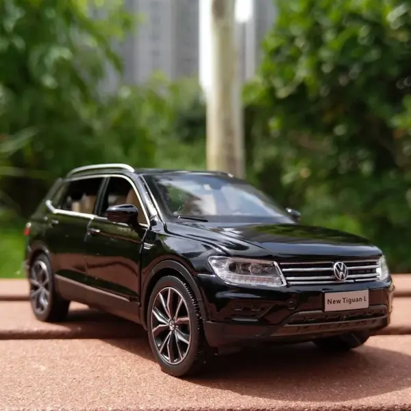 1:32 Tiguan SUV Alloy Diecast Car Model - Image 6