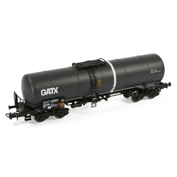 Evemodel HO Scale Tank Car C8768 with Wheels - Image 10