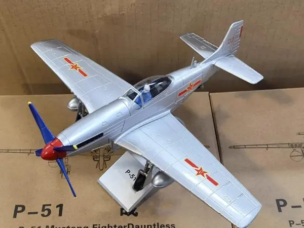 1/48 Scale P51D Fighter Aircraft Model - Image 3