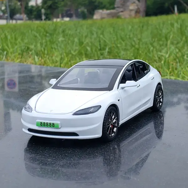 1:32 Model 3 Diecast Alloy Car Toy