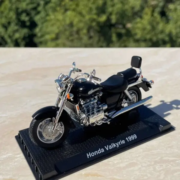 1/24 Scale Diecast 1999 Honda Valkyrie Model - Image 3