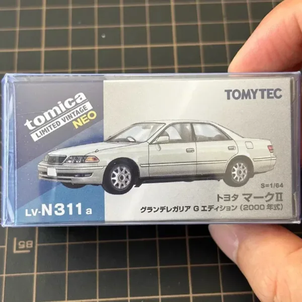 Toyota Mark II Diecast Model 1:64 by Takara Tomy - Image 8