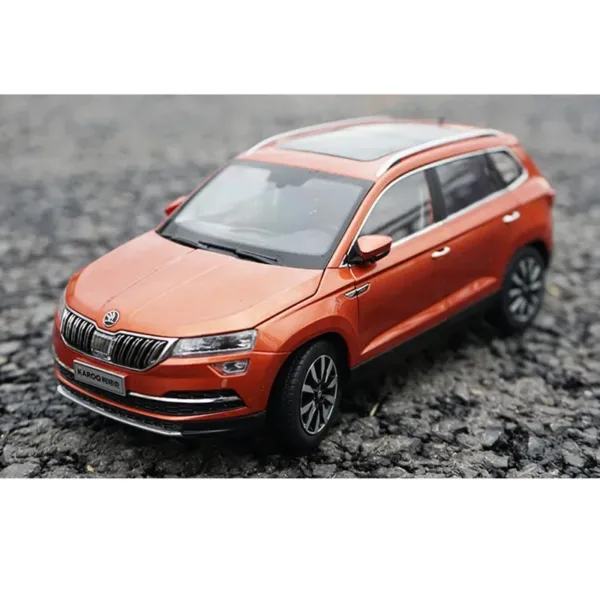 1:18 Scale Diecast Skoda Karoq Model Car - Image 5