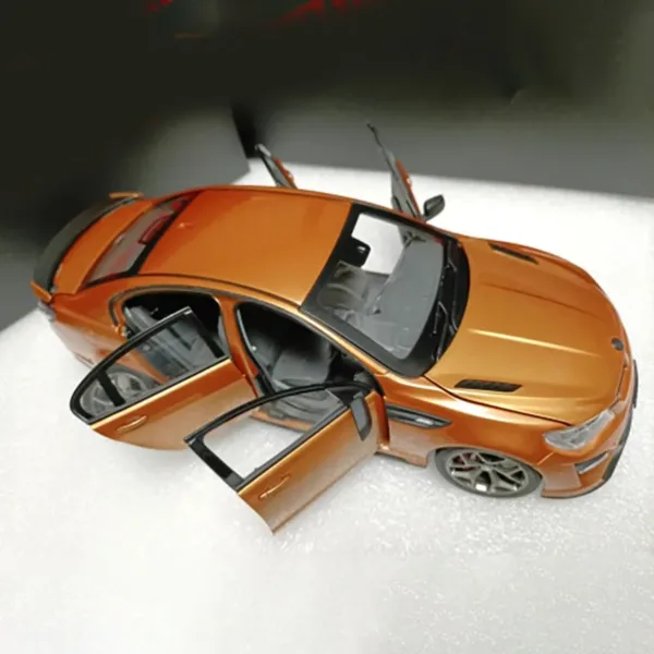 1:18 Scale Holden HSV GTSR Diecast Model Car - Image 4