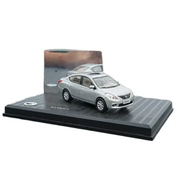 1:43 Nissan Sunny Diecast Model Car Toy