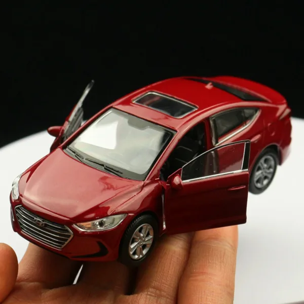 1/36 Scale Hyundai Elantra Diecast Model Car - Image 2