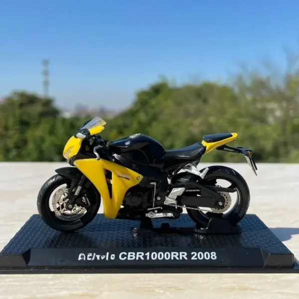 1/24 Scale Diecast Honda CBR1000RR Model