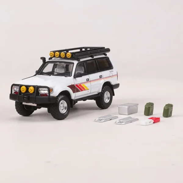 1:64 Toyota Land Cruiser LC80 Diecast Model Car - Image 7