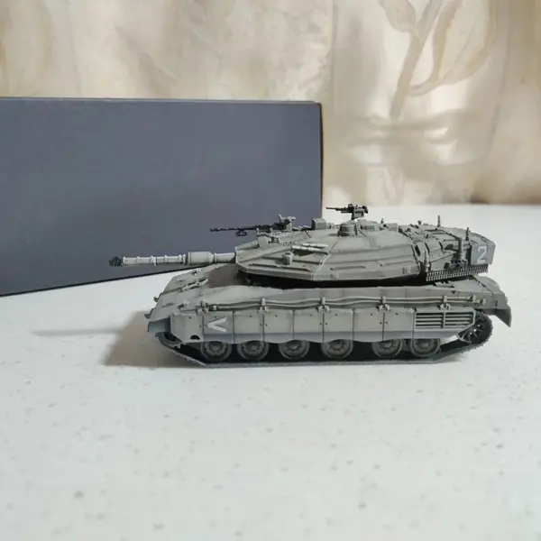 1:72 Scale Merkava Battle Tank Model - Image 2