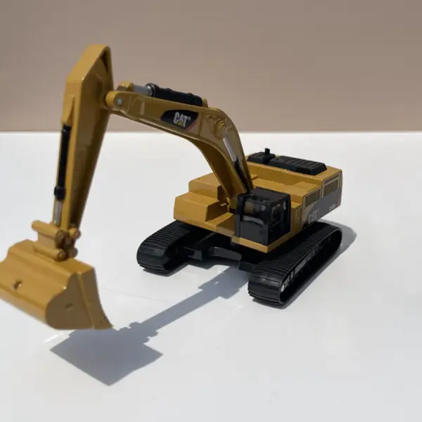 CAT D11T Bulldozer & 390D Excavator Model - Image 3