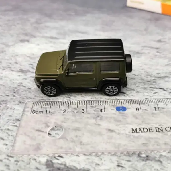 1:64 Scale Diecast Off-road Vehicle Model - Image 5