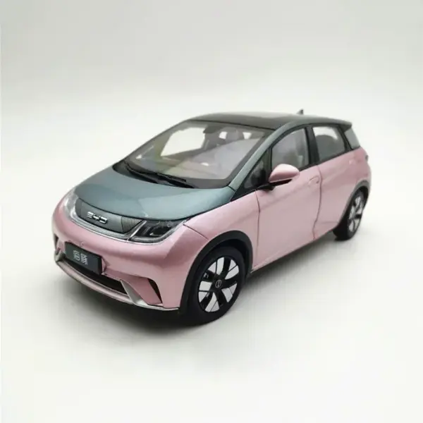 1:18 BYD Dolphin Alloy Model Car Collectible