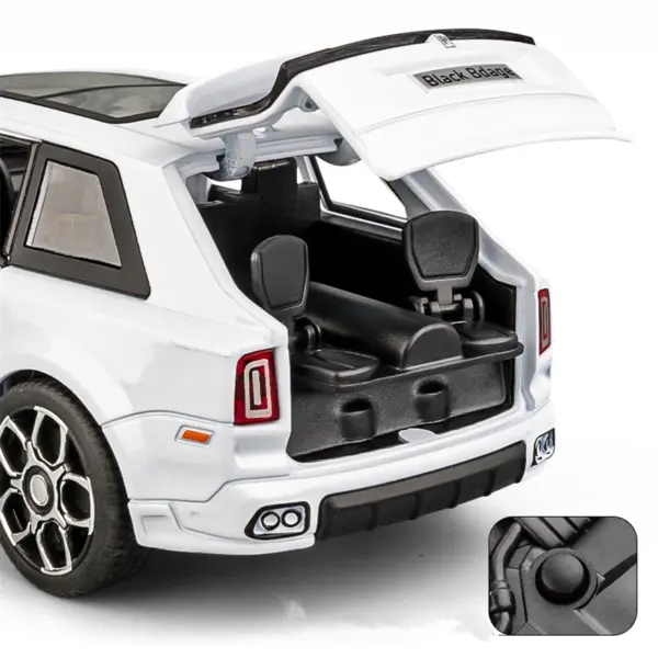 1:32 Rolls Royce Cullinan Diecast Model Car - Image 4