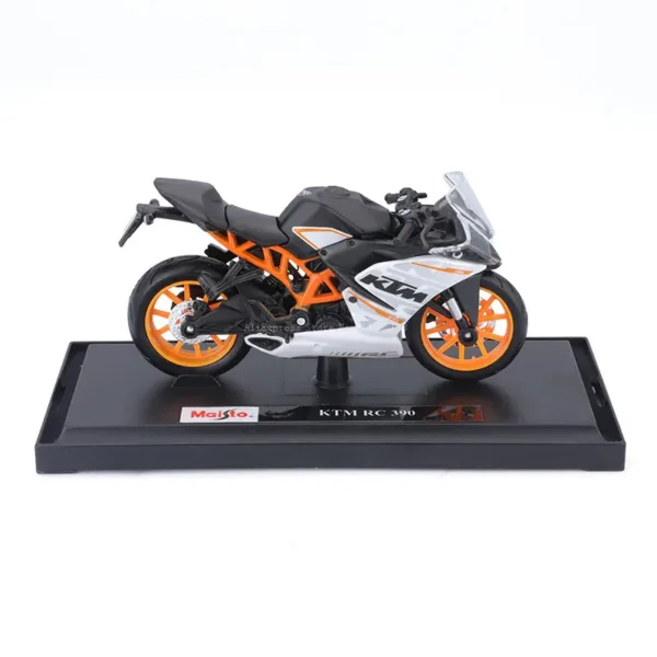 Maisto 1:18 Scale BMW R1200C Diecast Motorcycle - Image 5