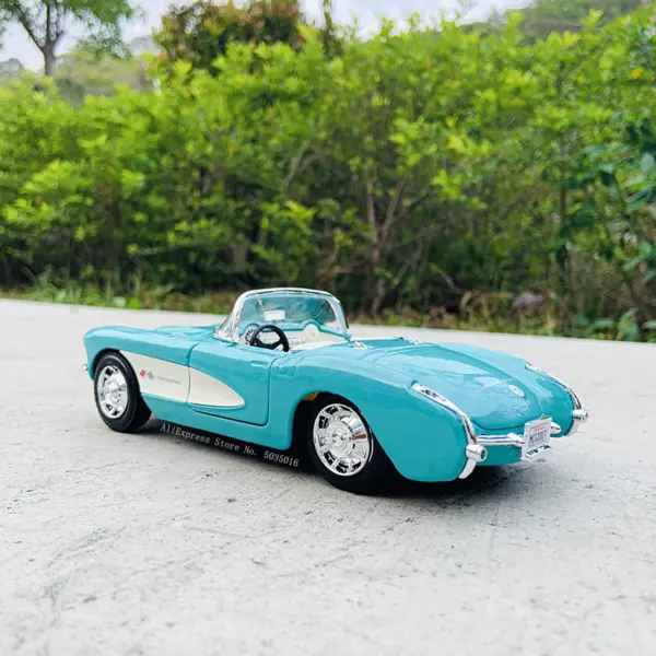 1:24 Scale 1957 Chevrolet Corvette Model Car - Image 2