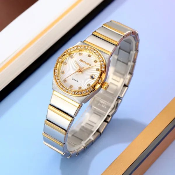 Stylish Waterproof Quartz Women's Wristwatch - Image 2