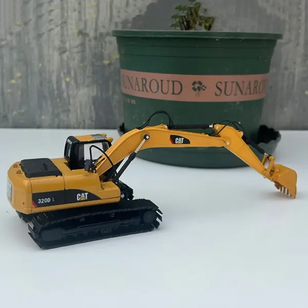 1/50 Scale CAT 320D L Excavator Model - Image 4